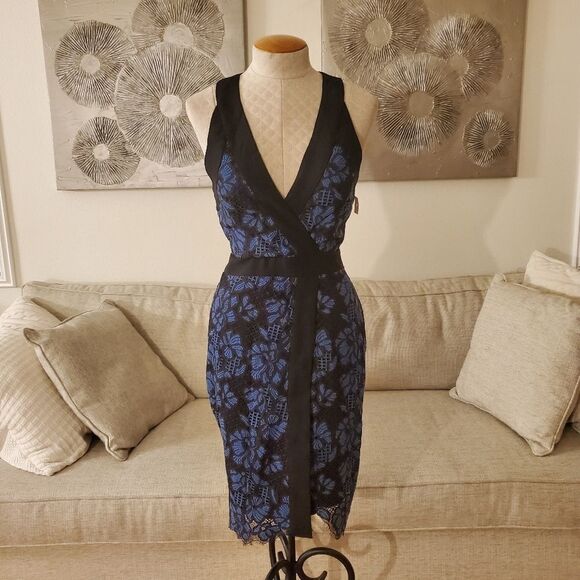 Harlyn Two-Tone Lace Surplice Dress size Small in Black/Blue - NEW - Picture 4 of 13